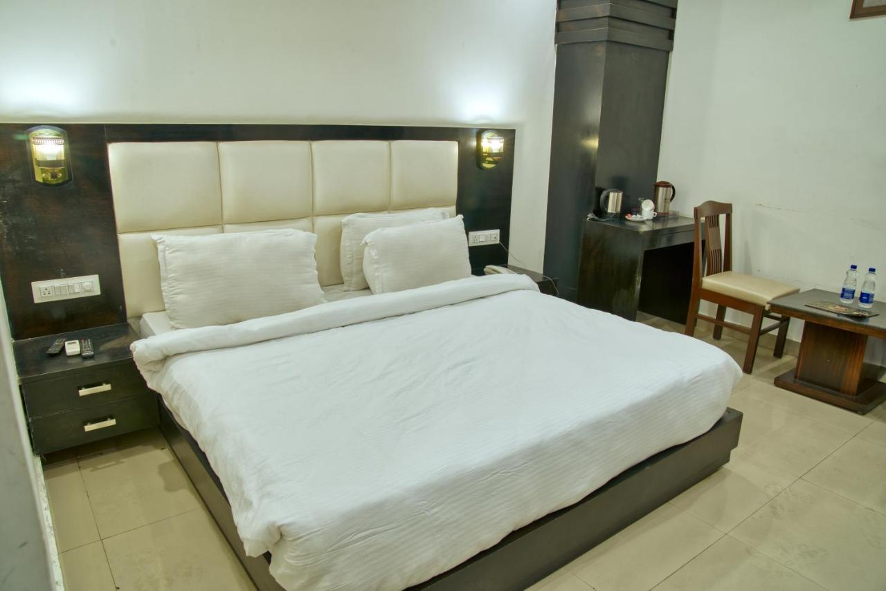 德拉敦 Height View Residency酒店 外观 照片